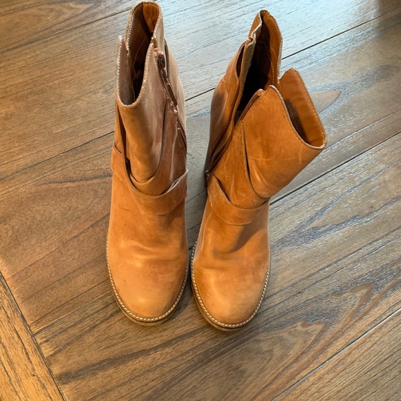 Rustic ankle boot - Picture 2 of 4